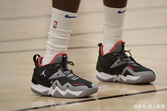 马尚沃特斯合砍42分 广东力克浙江开季两连胜